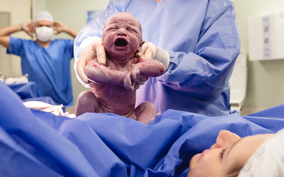 Hospital deve permitir acompanhante em todos os partos durante epidemia