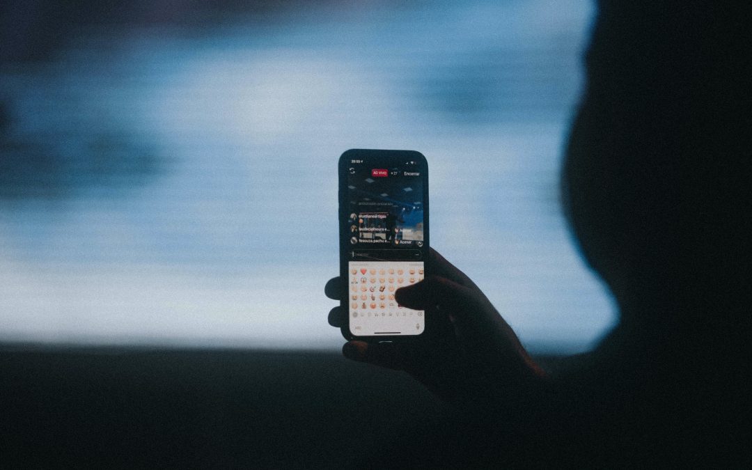 Justiça do Trabalho reconhece áudios de WhatsApp como meio de prova.